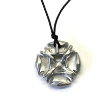 Load image into Gallery viewer, FOSSIL FLOWER pendant