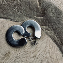 Load image into Gallery viewer, FULA earrings