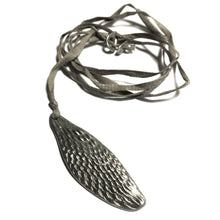 Load image into Gallery viewer, STIPPLE pendant