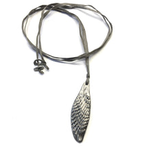 Load image into Gallery viewer, STIPPLE pendant