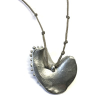 Load image into Gallery viewer, LEAF IN BUD pendant