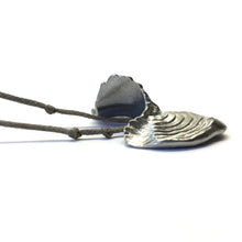 Load image into Gallery viewer, LEAF IN BUD pendant