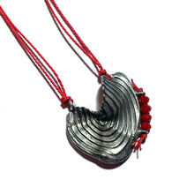 Load image into Gallery viewer, LEAF IN FLOWER necklace