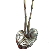 Load image into Gallery viewer, LEAF IN BUD pendant