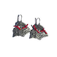 Load image into Gallery viewer, EGGSHELL earrings